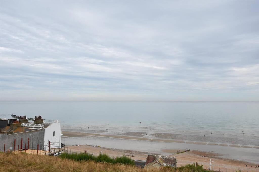 Vive Sea View Getaway Apartamento Hastings Exterior foto