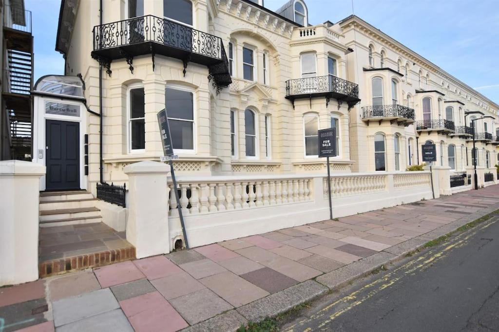 Vive Sea View Getaway Apartamento Hastings Exterior foto