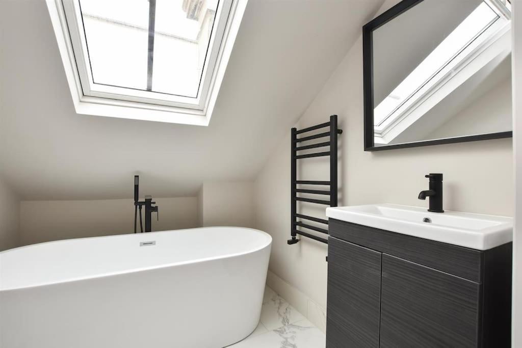 Vive Sea View Getaway Apartamento Hastings Exterior foto