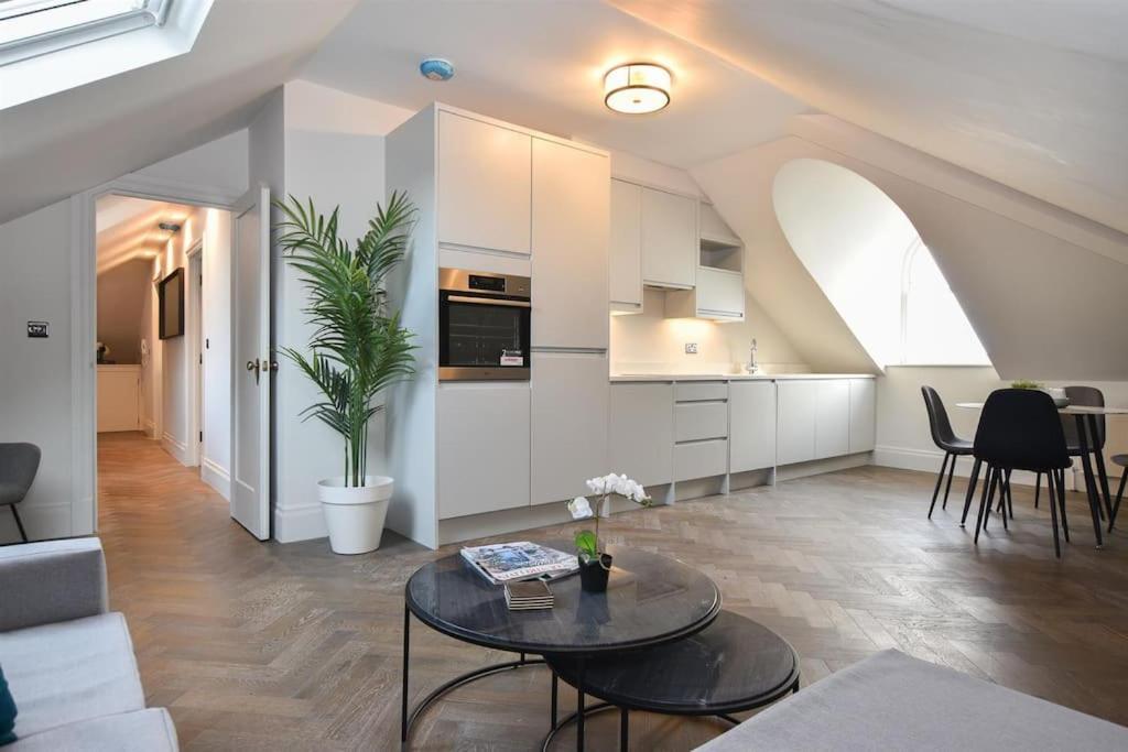 Vive Sea View Getaway Apartamento Hastings Exterior foto